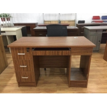 長(cháng)城1.2米膠板辦公電腦桌